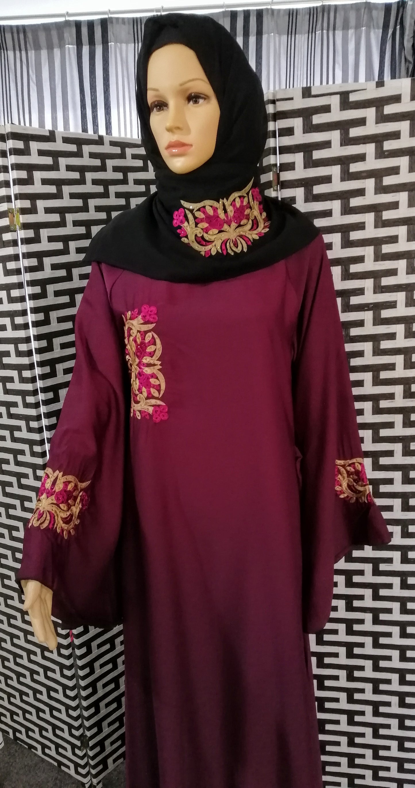 Dark Wine Magenta floral (Size 48)