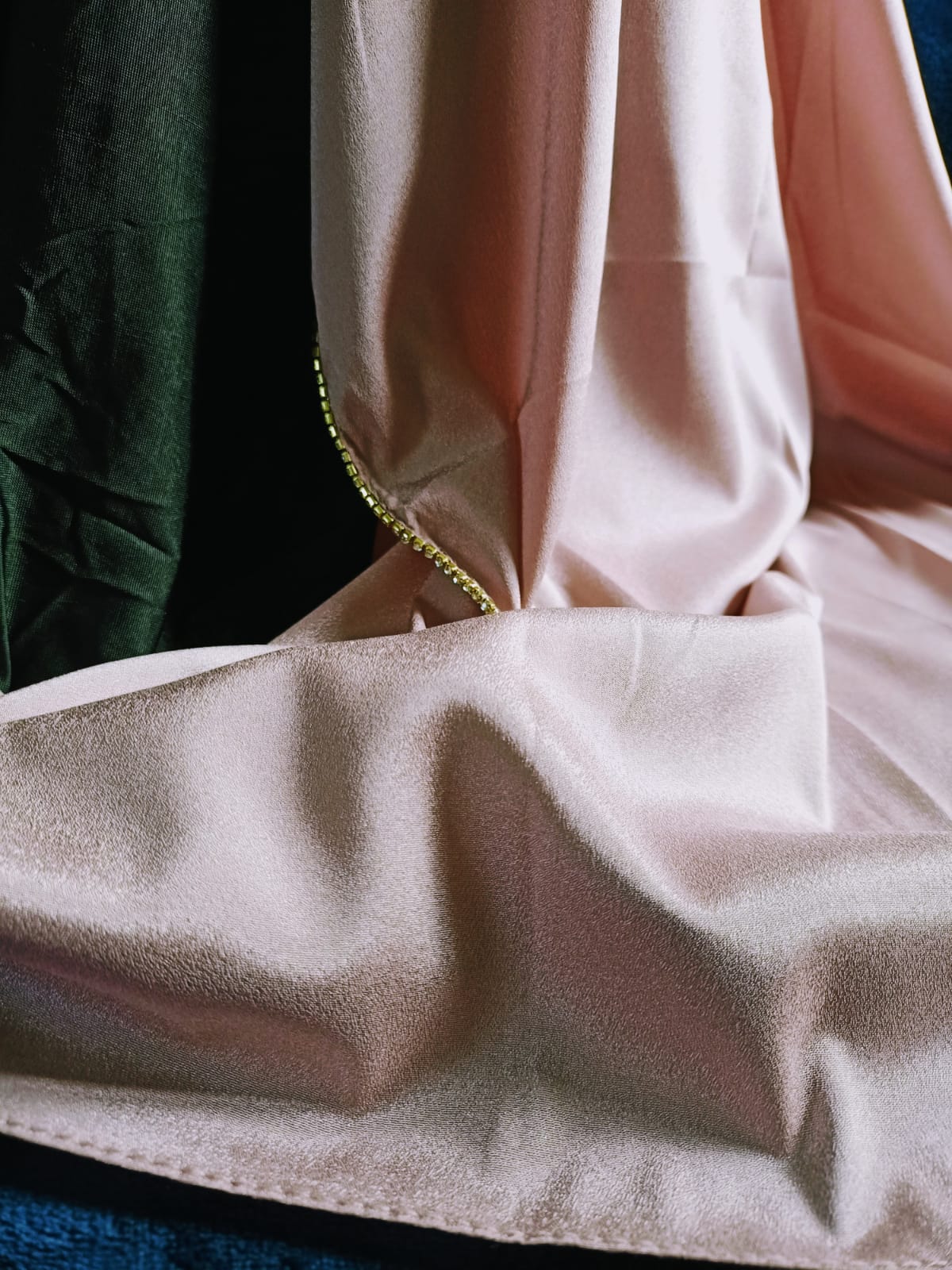 Thick silk diamond hijab