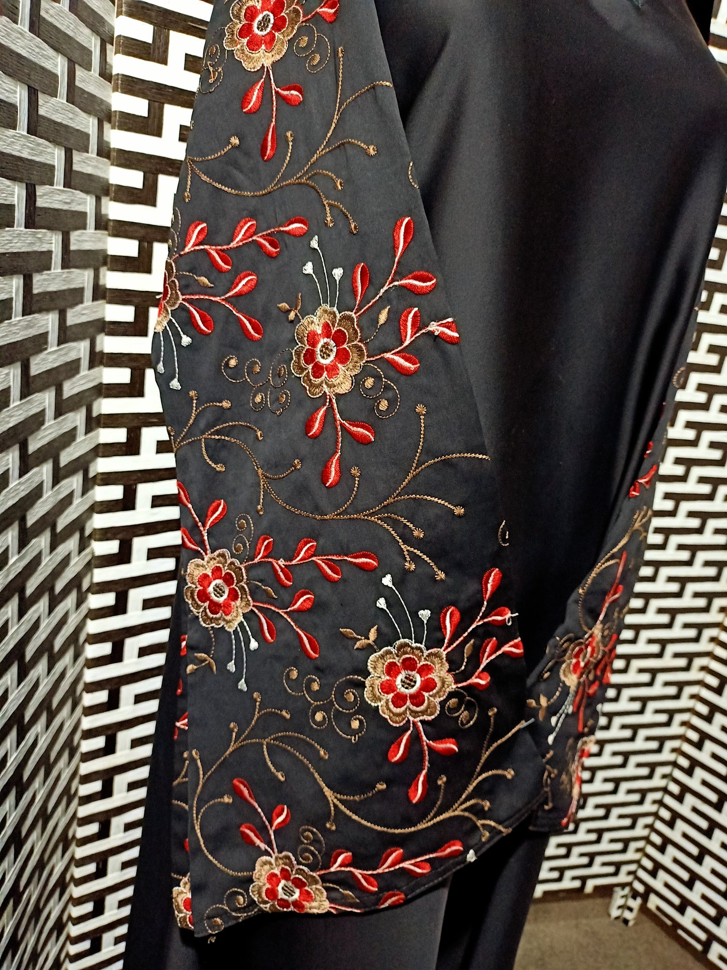 Diva Sleeve Embroidery